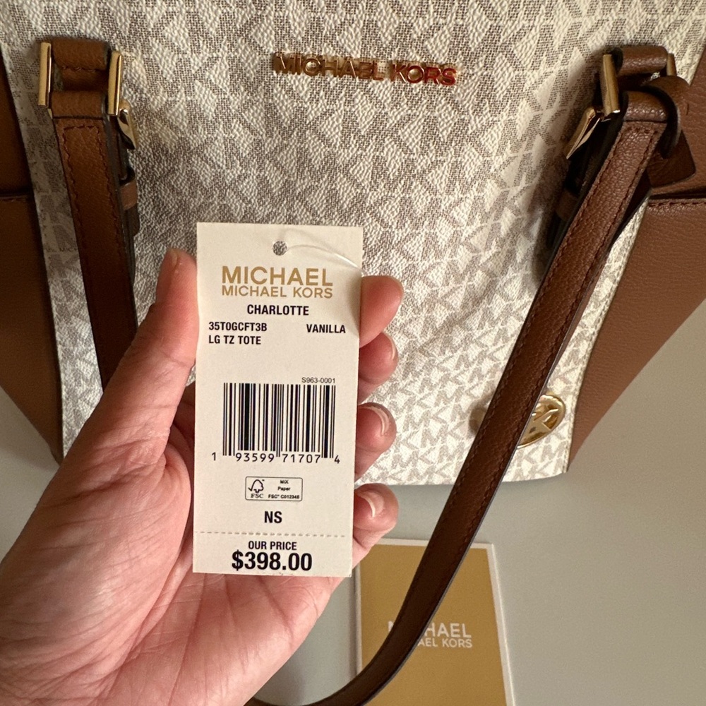 Michael Kors Tan and White Tote Bag - Picture 12 of 15